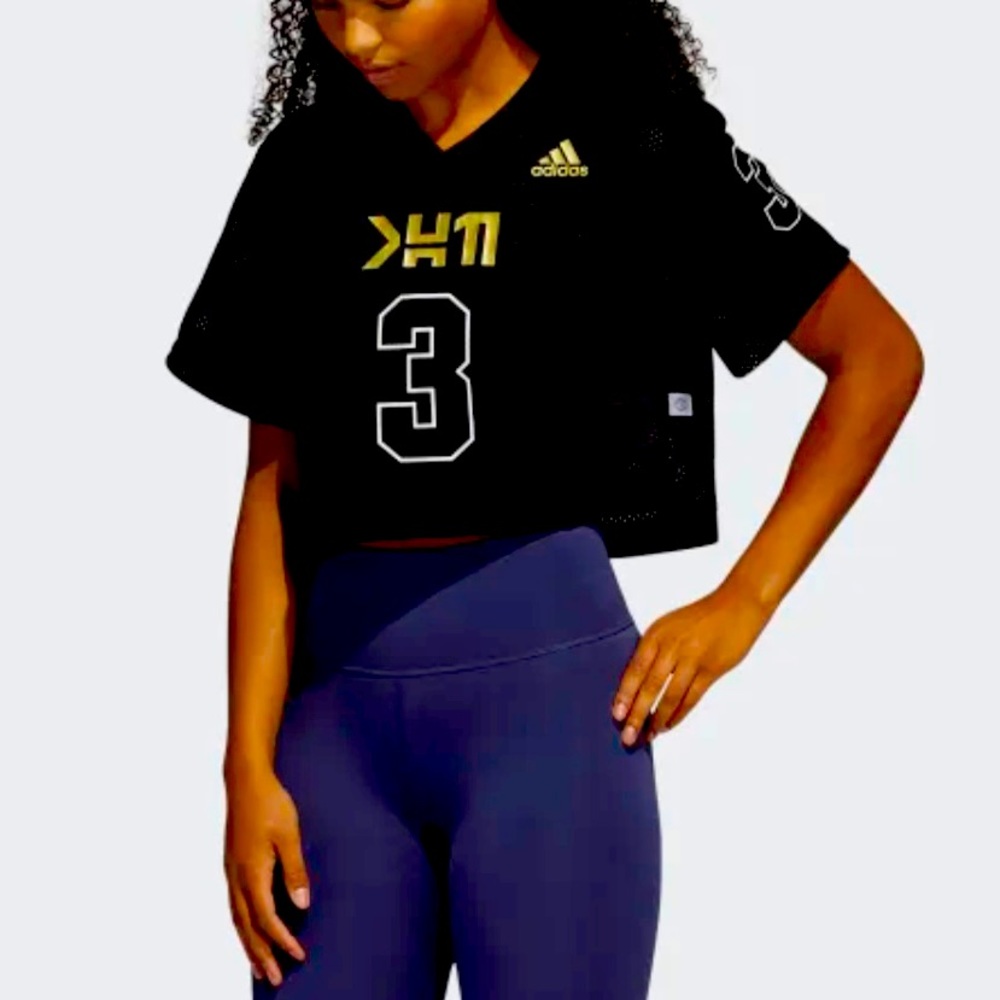 Adidas marvel studio top